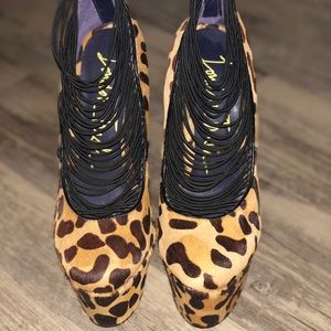 London Trash Leopard Pumps (Size 7)